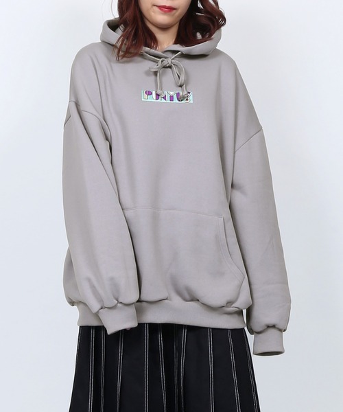 PUNYUS（プニュズ）の「ロゴ刺繍パーカー（パーカー・レディース・グレー/イエロー/パープル・3/4）」の18枚目の写真