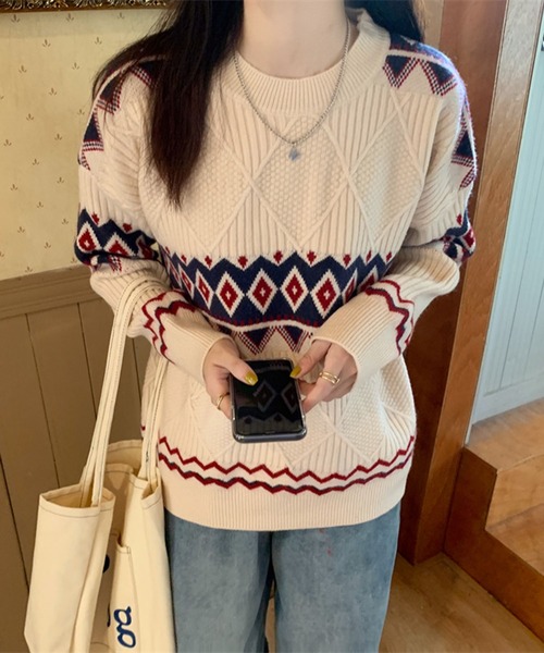 Jewelobe(ジュエローブ)の「ポイントジオメトリックニットプルオーバー(ニット/セーター・レディース・ベージュ/レッド/ブルー・FREE)」の19枚目の写真