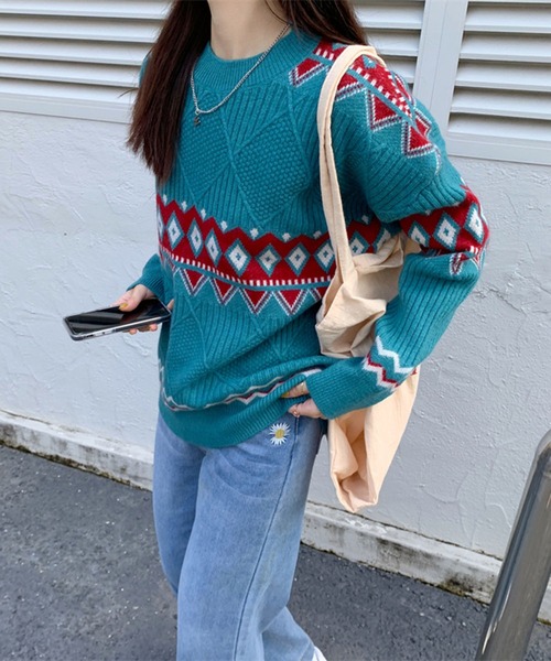Jewelobe(ジュエローブ)の「ポイントジオメトリックニットプルオーバー(ニット/セーター・レディース・ベージュ/レッド/ブルー・FREE)」の9枚目の写真
