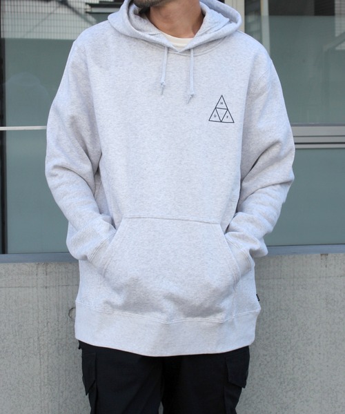 HUF(ハフ)の「【HUF】ハフ ESSENTIALS TT P/O HOODIE プルオーバー フーディー PF00100(パーカー・メンズ・ライトグレー/ブラック・S/M/L/XL)」の2枚目の写真