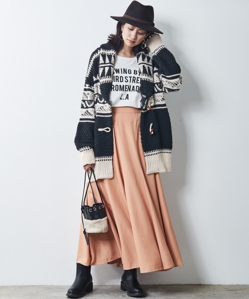 CHIC STYLE(シックスタイル)の「<大きいサイズ>10枚接ぎロングフレアスカート シックスタイル (スカート・レディース・ブルーグレー/オレンジ/ピンク系/グレー系/イエロー系/チャコールグレー・L/5L/6L/3L/LL/4L)」の17枚目の写真