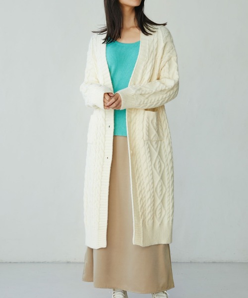 SAISON DE PAPILLON(セゾンドパピヨン)の「ケーブル編みロングニットカーディガン(カーディガン/ボレロ・レディース・アイボリー/グレー/ブラウン・フリー)」の17枚目の写真