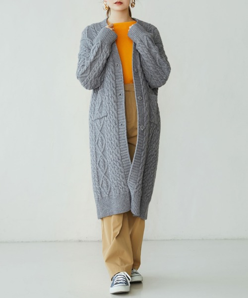 SAISON DE PAPILLON(セゾンドパピヨン)の「ケーブル編みロングニットカーディガン(カーディガン/ボレロ・レディース・アイボリー/グレー/ブラウン・フリー)」の12枚目の写真