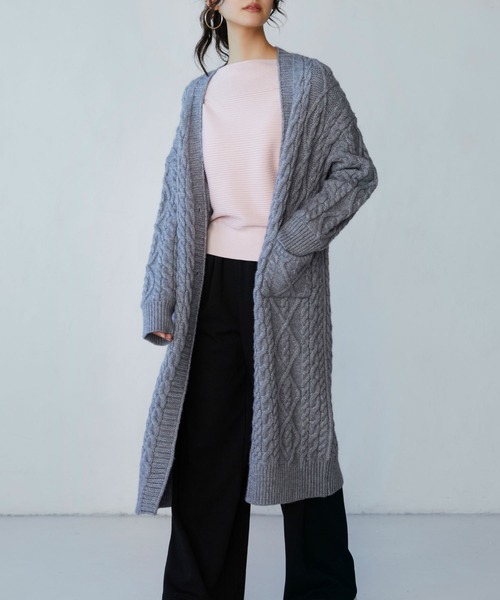 SAISON DE PAPILLON(セゾンドパピヨン)の「ケーブル編みロングニットカーディガン(カーディガン/ボレロ・レディース・アイボリー/グレー/ブラウン・フリー)」の6枚目の写真
