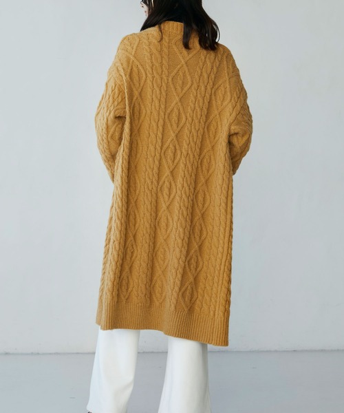 SAISON DE PAPILLON(セゾンドパピヨン)の「ケーブル編みロングニットカーディガン(カーディガン/ボレロ・レディース・アイボリー/グレー/ブラウン・フリー)」の7枚目の写真