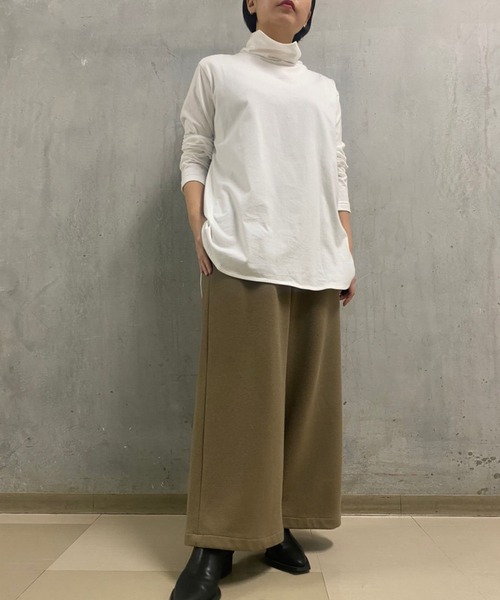 BEARDSLEY(ビアズリー)の「柔らかで薄手 インナーに使いやすい ニットのチクチクが苦手な方にも ハイネックTシャツ(Tシャツ/カットソー・レディース・ホワイト/ブラック/ブラック系その他・FREE)」の9枚目の写真