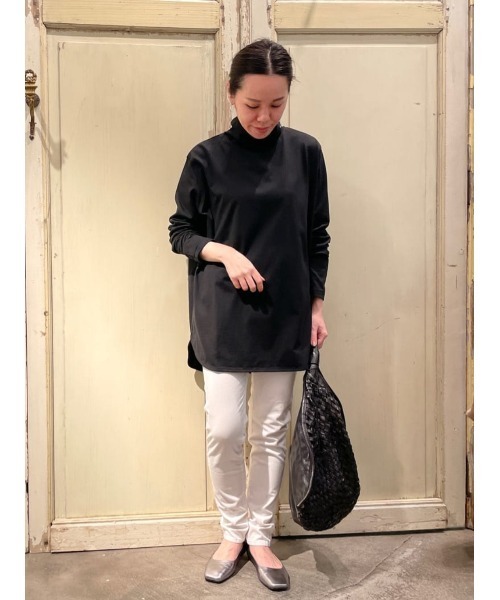 BEARDSLEY(ビアズリー)の「柔らかで薄手 インナーに使いやすい ニットのチクチクが苦手な方にも ハイネックTシャツ(Tシャツ/カットソー・レディース・ホワイト/ブラック/ブラック系その他・FREE)」の22枚目の写真