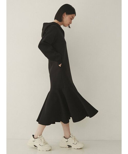 COTORICA(コトリカ)の「フード付マーメイドワンピース(ワンピース・レディース・ブラック/ベージュ/ネイビー・SMALL/MEDIUM)」の17枚目の写真