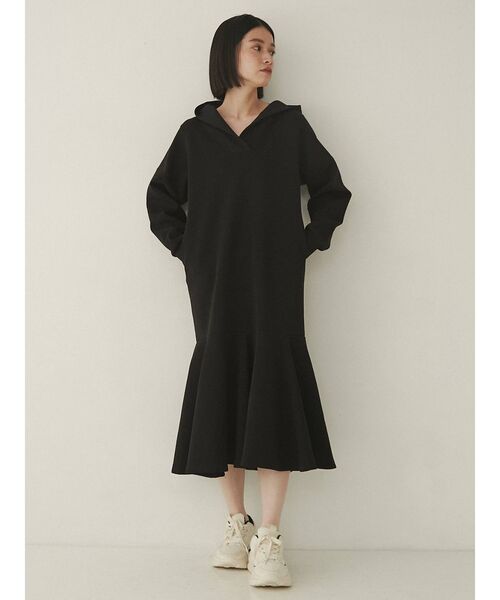 COTORICA(コトリカ)の「フード付マーメイドワンピース(ワンピース・レディース・ブラック/ベージュ/ネイビー・SMALL/MEDIUM)」の6枚目の写真