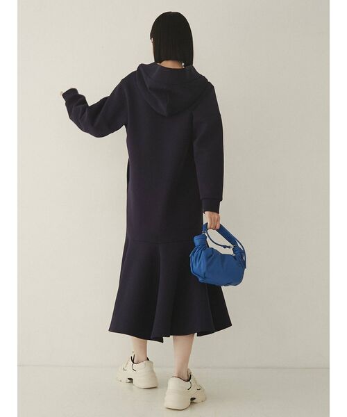 COTORICA(コトリカ)の「フード付マーメイドワンピース(ワンピース・レディース・ブラック/ベージュ/ネイビー・SMALL/MEDIUM)」の7枚目の写真