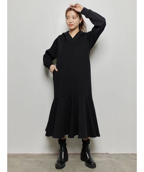 COTORICA(コトリカ)の「フード付マーメイドワンピース(ワンピース・レディース・ブラック/ベージュ/ネイビー・SMALL/MEDIUM)」の8枚目の写真