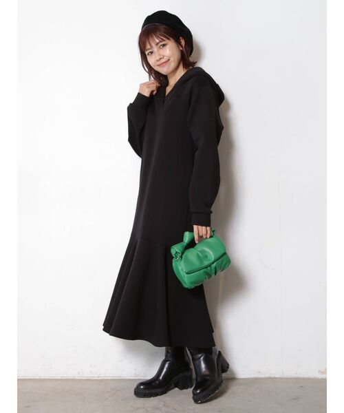 COTORICA(コトリカ)の「フード付マーメイドワンピース(ワンピース・レディース・ブラック/ベージュ/ネイビー・SMALL/MEDIUM)」の10枚目の写真