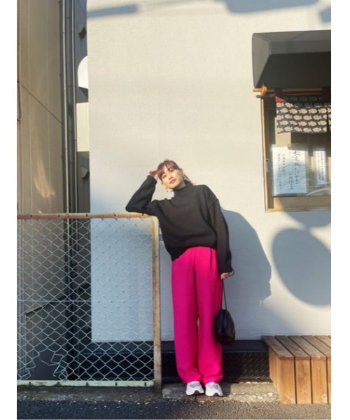 MOUSSY（マウジー）の「FRONT TUCK WIDE LEG パンツ（その他パンツ・レディース・チャコールグレー/ピンク/ライトベージュ・1/2）」の5枚目の写真