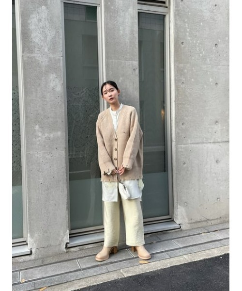 MOUSSY（マウジー）の「FRONT TUCK WIDE LEG パンツ（その他パンツ・レディース・チャコールグレー/ピンク/ライトベージュ・1/2）」の4枚目の写真