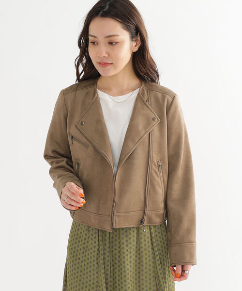 BEAMS HEART（ビームスハート）の「BEAMS HEART / フェイクスエード ノーカラーブルゾン（ライダースジャケット・レディース・ベージュ/ブラウン・SMALL/MEDIUM）」の6枚目の写真