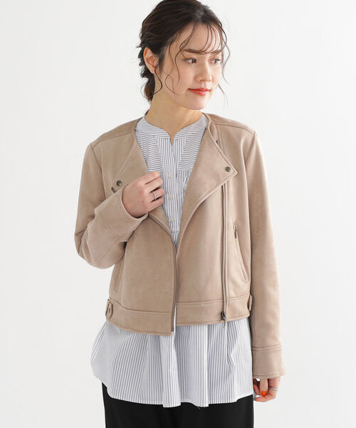 BEAMS HEART（ビームスハート）の「BEAMS HEART / フェイクスエード ノーカラーブルゾン（ライダースジャケット・レディース・ベージュ/ブラウン・SMALL/MEDIUM）」の13枚目の写真