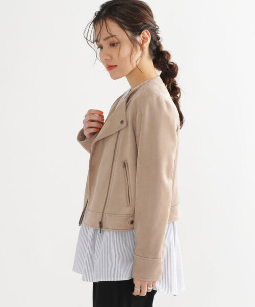 BEAMS HEART（ビームスハート）の「BEAMS HEART / フェイクスエード ノーカラーブルゾン（ライダースジャケット・レディース・ベージュ/ブラウン・SMALL/MEDIUM）」の14枚目の写真