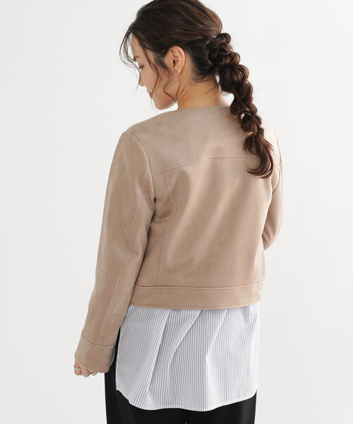 BEAMS HEART（ビームスハート）の「BEAMS HEART / フェイクスエード ノーカラーブルゾン（ライダースジャケット・レディース・ベージュ/ブラウン・SMALL/MEDIUM）」の15枚目の写真