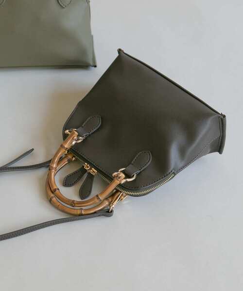 URBAN RESEARCH ROSSO WOMEN(アーバンリサーチ ロッソ)の「バンブーハンドルバッグ(ショルダーバッグ・レディース・ダークブラウン/オリーブ/イエロー・FREE)」の2枚目の写真