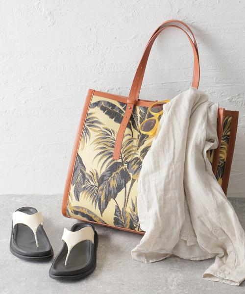 the dilettante（ザ・ディレッタント）の「【the dilettante / ザ ディッレタント】リーフプリントバッグ（トートバッグ・レディース・イエロー・FREE）」の4枚目の写真