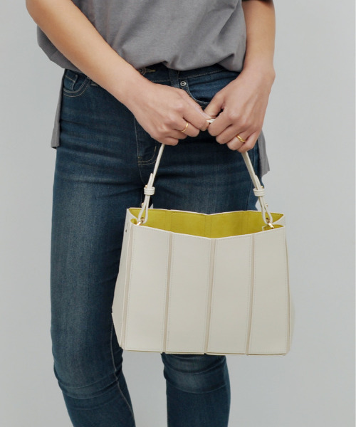 cache cache(カシュ カシュ)の「カシュカシュ cachecache / 折りたたみポータブルトートバッグ(トートバッグ・レディース・ブラック/パープル/ゴールド/グリーン/アイボリー/キャメル・FREE)」の2枚目の写真