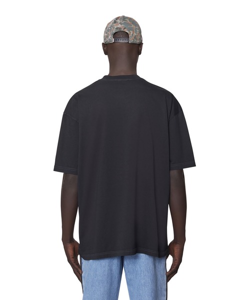 DIESEL（ディーゼル）の「メンズ Tシャツ パフプリント リラックスフィット（Tシャツ/カットソー・メンズ・ホワイト/ブラック/グレー/レッド・SMALL/MEDIUM/LARGE/X-LARGE/XX-LARGE/X-SMALL/XXX-LARGE）」の5枚目の写真