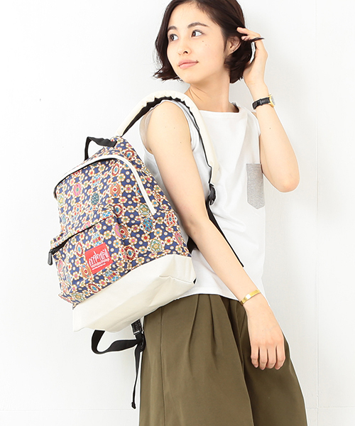 Manhattan Portage(マンハッタンポーテージ)の「●Manhattan Portage×BEAMS BOY / 別注“1209” LIBERTY 15SS(バックパック/リュック・レディース・ブラック/ネイビー・ONE SIZE)」の2枚目の写真