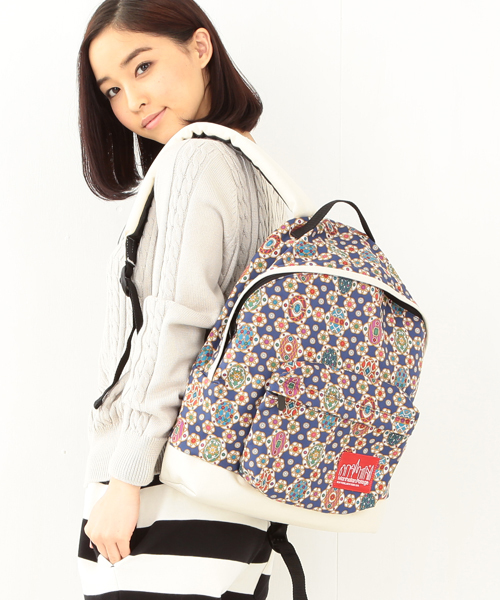 Manhattan Portage(マンハッタンポーテージ)の「●Manhattan Portage×BEAMS BOY / 別注“1209” LIBERTY 15SS(バックパック/リュック・レディース・ブラック/ネイビー・ONE SIZE)」の4枚目の写真