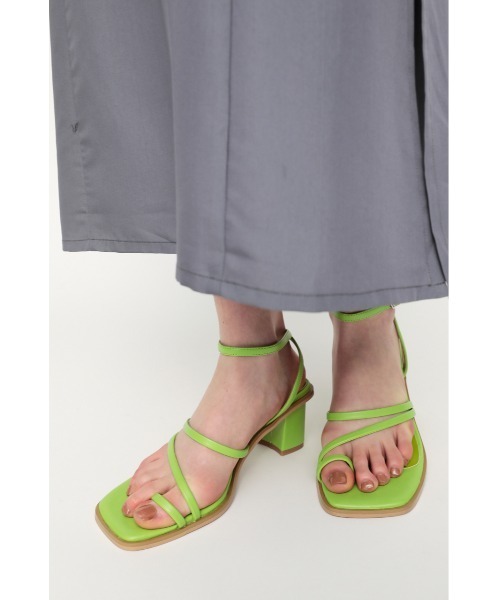 SLY（スライ）の「THIN STRAP THONG SANDAL ストラップ トングサンダル（サンダル・レディース・ブラック/ライトグリーン/アイボリー・SMALL/MEDIUM/LARGE）」の12枚目の写真