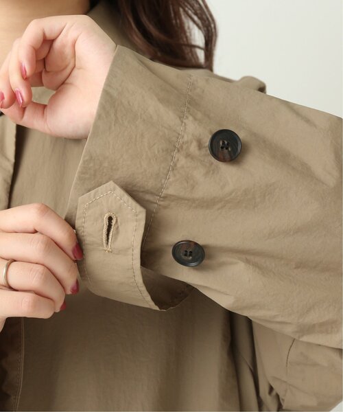 RAY CASSIN（レイカズン）の「ナイロンロングコート（ステンカラーコート・レディース・ベージュ/オフホワイト・FREE）」の4枚目の写真