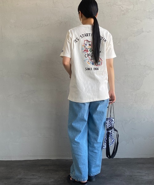 The Endless Summer（エンドレスサマー）の「[THE ENDLESS SUMMER/エンドレスサマー] 別注 べトジャン風 バック刺繍Tシャツ（Tシャツ/カットソー・レディース・ホワイト/ブラック・S/M/L/XL）」の19枚目の写真