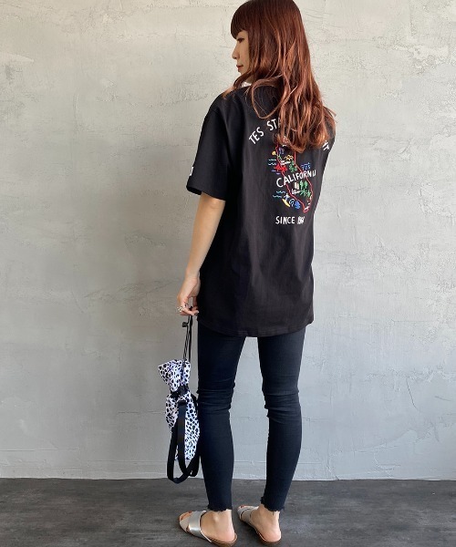 The Endless Summer（エンドレスサマー）の「[THE ENDLESS SUMMER/エンドレスサマー] 別注 べトジャン風 バック刺繍Tシャツ（Tシャツ/カットソー・レディース・ホワイト/ブラック・S/M/L/XL）」の3枚目の写真