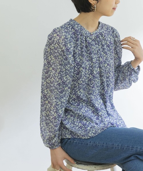 URBAN RESEARCH（アーバンリサーチ）の「フラワープリントブラウス（シャツ/ブラウス・レディース・ブラック/ブルー・FREE）」の6枚目の写真