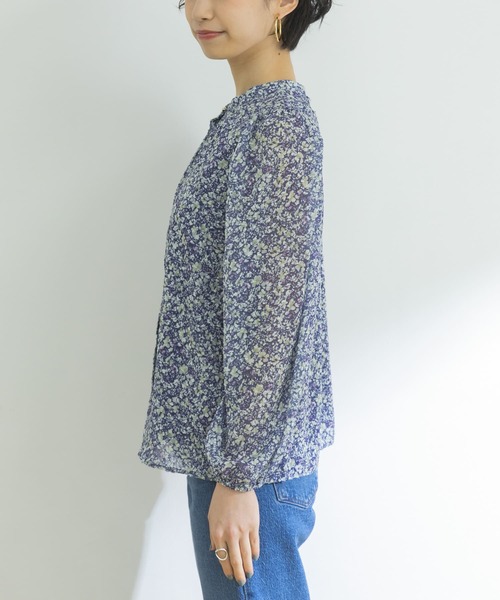 URBAN RESEARCH（アーバンリサーチ）の「フラワープリントブラウス（シャツ/ブラウス・レディース・ブラック/ブルー・FREE）」の21枚目の写真