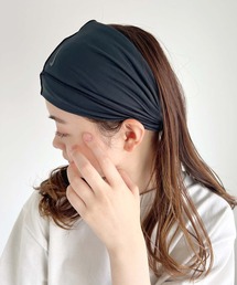 NIKE（ナイキ）の「ナイキ ウィメンズヨガヘッドバンドワイド ツイスト/Nike Women's Yoga Head Band  Wide Wide Twist（ヘアバンド）」