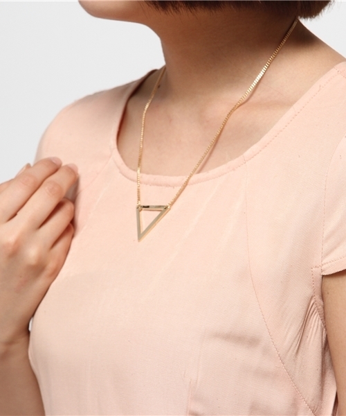 WEGO(ウィゴー)の「WEGO/トライアングルフレームネックレス(ネックレス・レディース・シルバー/ゴールド・FREE)」の6枚目の写真