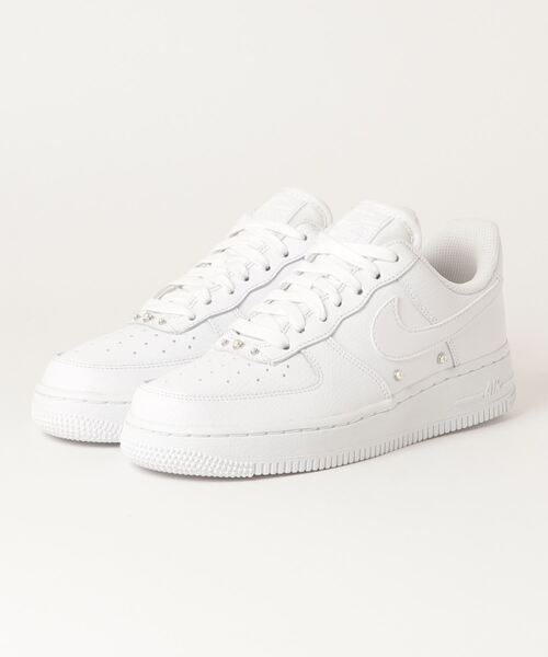 NIKE(ナイキ)の「NIKE ナイキ W AIR FORCE 1 '07 SE エア フォース 1 '07 SE WDQ0231 #100WHITE/WHT(スニーカー・レディース・ホワイト・22.5cm/23.5cm/24.5cm/25.5cm/23.0cm/24.0cm/25.0cm)」の3枚目の写真