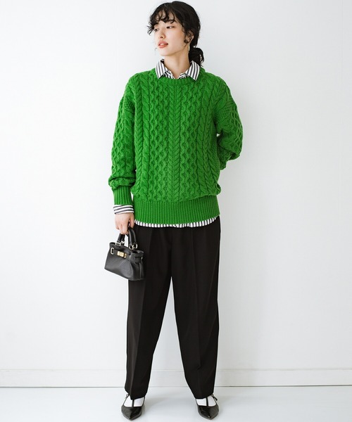haco!(ハコ)の「服も気持ちもちょうどいいゆるさが大切!さっと着るだけでバランスが整う大人のケーブルニット by que made me(ニット/セーター・レディース・アイボリー/グリーン/グレー・MEDIUM/LARGE/X-LARGE/SMALL)」の17枚目の写真