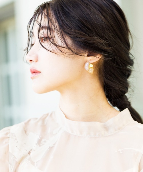 The Rule（ザルール）の「The Rule ザルール : Scales pieced earring:ウロコピアス（ピアス（両耳用）・レディース・ベージュ/ブルー・FREE）」の4枚目の写真
