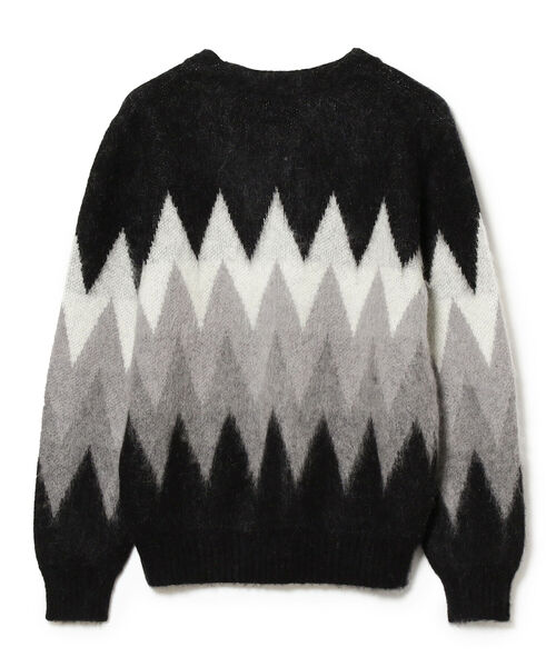 BEAMS PLUS(ビームスプラス)の「BEAMS PLUS / 9ゲージ モヘヤ ジャカード シェブロン ストライプ カーディガン(ニット/セーター・メンズ・ブラック/イエロー系その他6・MEDIUM/LARGE/X-LARGE/SMALL)」の4枚目の写真