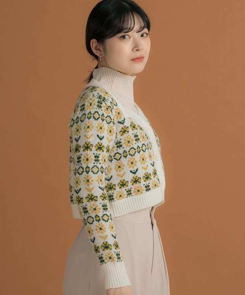 HEYUMM（ヘユム）の「レトロフラワーショートカーディガン（カーディガン/ボレロ・レディース・グリーン/オフホワイト/パープル・ONE）」の14枚目の写真