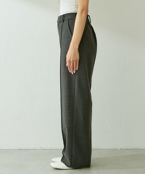 COLLAGE GALLARDAGALANTE（コラージュガリャルダガランテ）の「圧縮ワイドパンツ（スラックス・レディース・ホワイト/チャコールグレー/ベージュ・1/0）」の13枚目の写真