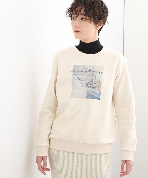 INDIVI(インディヴィ)の「【WORLD for the World】フォトプリント スウェットトップス(スウェット・レディース・チャコールグレー/ブラック/ナチュラル/グレー系・38/05/13)」の6枚目の写真