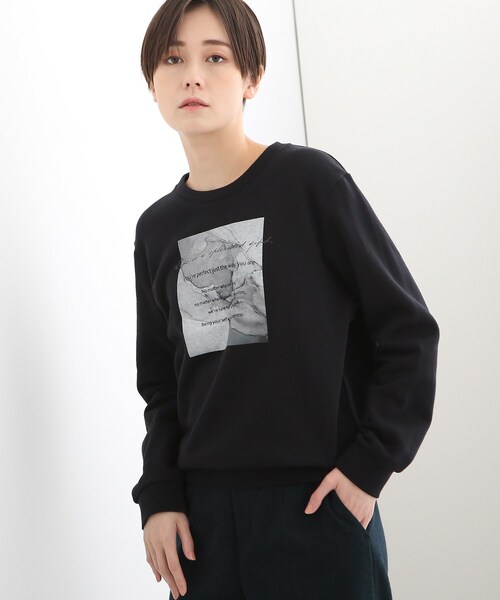 INDIVI(インディヴィ)の「【WORLD for the World】フォトプリント スウェットトップス(スウェット・レディース・チャコールグレー/ブラック/ナチュラル/グレー系・38/05/13)」の17枚目の写真