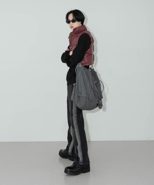 FOLLOWIN（フォロウィン）の「【UNISEX】サイドライングラデーションブラックワイドパンツ（デニムパンツ・レディース・ブラック・MEDIUM/LARGE/SMALL）」の6枚目の写真