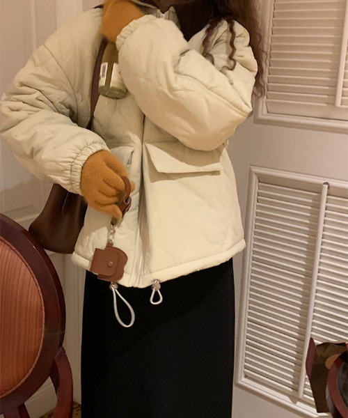 almo（アルモ）の「配色カラーキルティングコート(le)（ステンカラーコート・レディース・オフホワイト/ブラック/カーキ/ベージュ・FREE）」の5枚目の写真