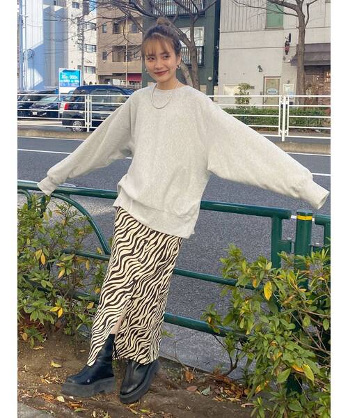 Ungrid（アングリッド）の「【WEB限定】スリーブボリュームスウェット（スウェット・レディース・レッド/チャコールグレー/ブルー/ライトグレー/ピンク・FREE）」の9枚目の写真