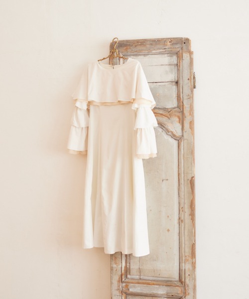 pomiii(ポミー)の「ケープシフォンティアードワンピース(ワンピース・レディース・ホワイト・FREE)」の6枚目の写真