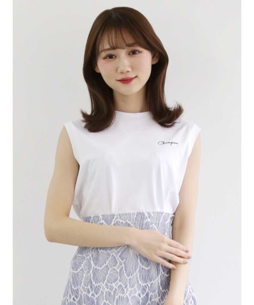 Champion（チャンピオン）の「Champion別注ロゴ入りノースリTシャツ（Tシャツ/カットソー・レディース・オフホワイト/グリーン/ベージュ・FREE）」の8枚目の写真