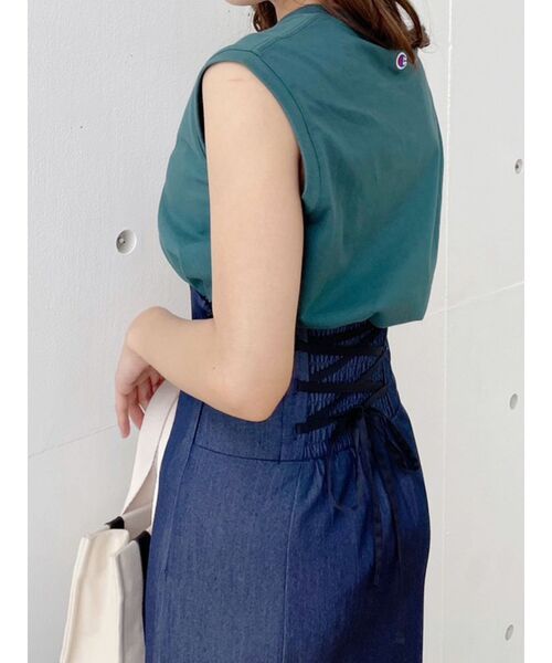 Champion（チャンピオン）の「Champion別注ロゴ入りノースリTシャツ（Tシャツ/カットソー・レディース・オフホワイト/グリーン/ベージュ・FREE）」の18枚目の写真